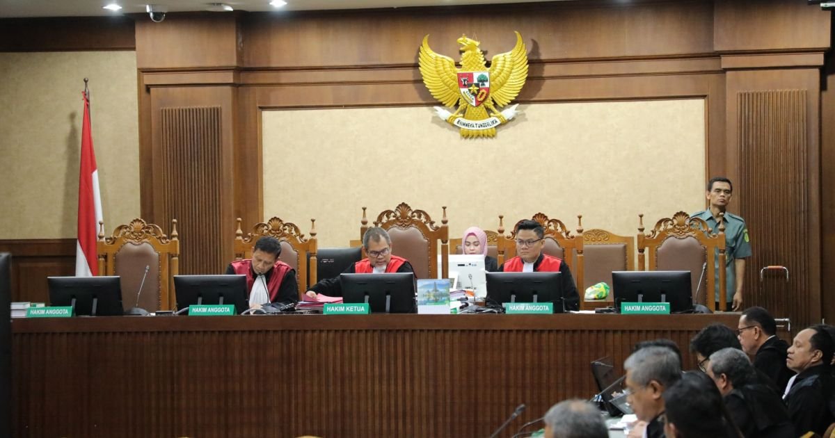 Hakim yang memimpin sidang dugaan  tindak pidana pencucian uang (TPPU) di Pengadilan Negeri Jakarta Pusat