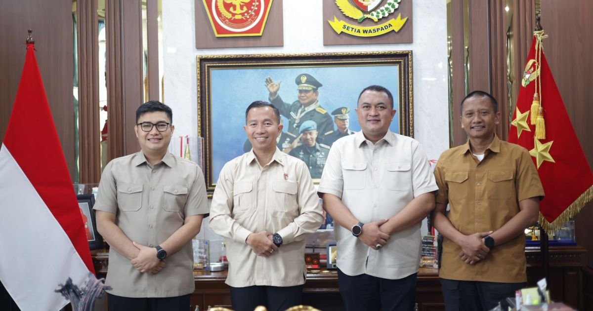 Foto bersama (dari kiri): Ketua DPRD Kab.Bogor,Komandan Paspampres RI, Bupati Bogor dan Dandim 0621 Kabupaten Bogor.
