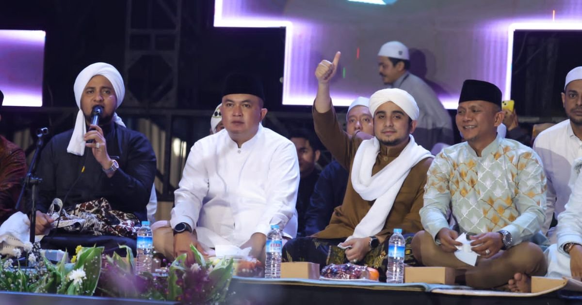 Bupati Bogor saat menghadiri peringatan Hari Lahir (Harlah) ke-16 Majelis Syababul Kheir Lil Habib Mahdi Bin Hamzah Assegaf di Lapangan Panahan Gelora Pakansari, Cibinong. (Foto dok diskominfo)