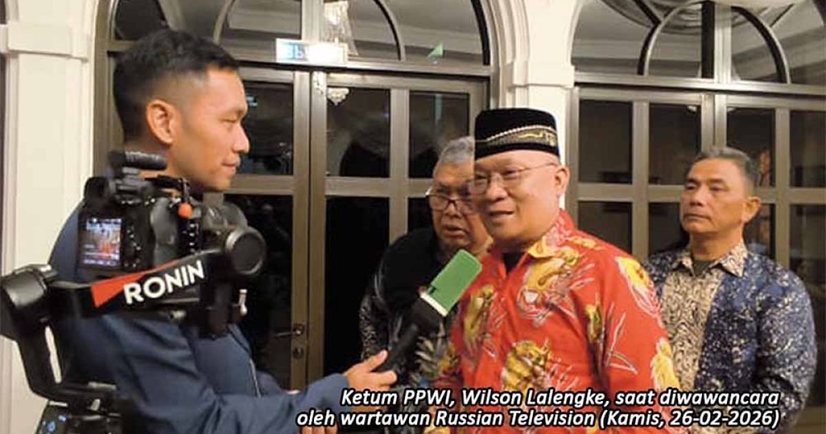 Ketum PPWI, Wilson Lalengke saat diwawancara oleh wartawan Russian Television.